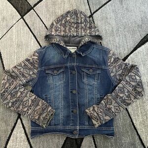 Wallflower Women’s Blue Denim Jacket with Patterned Aztec Print Gray Sleeves